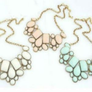 Women''s White Choker Statement Necklace